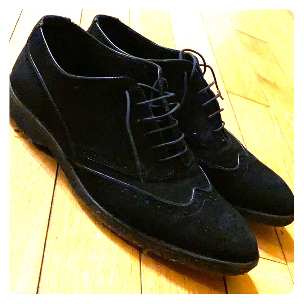 Gorgeous Giorgio Armani shoes.Excellent condition.